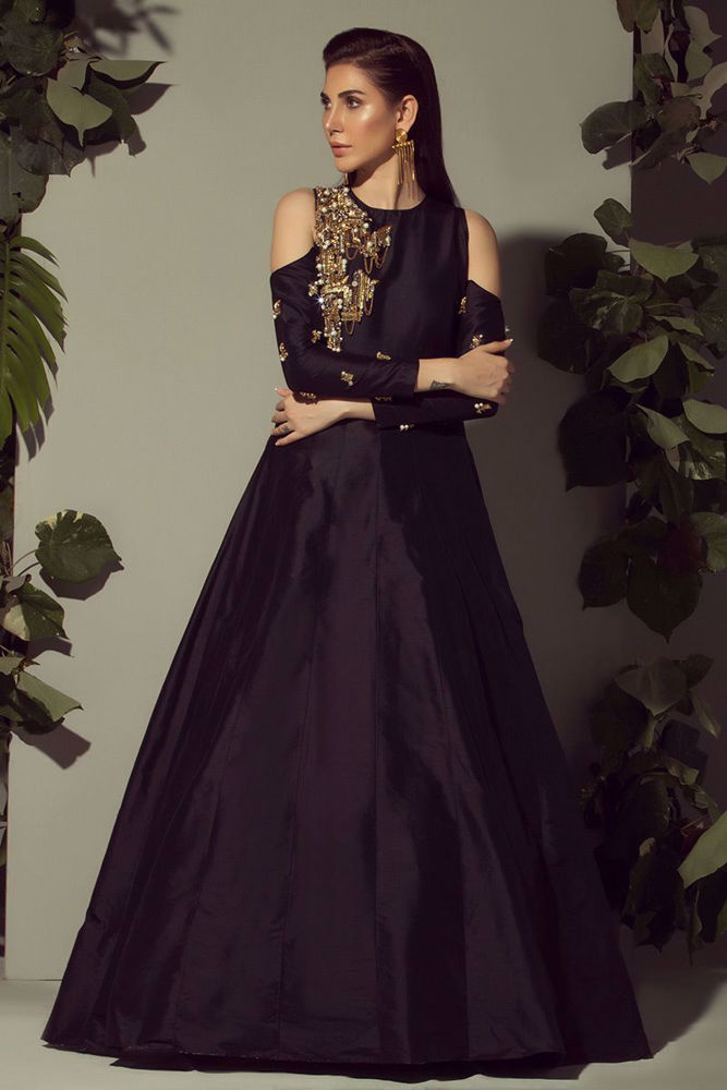 Picture of Black silk gown