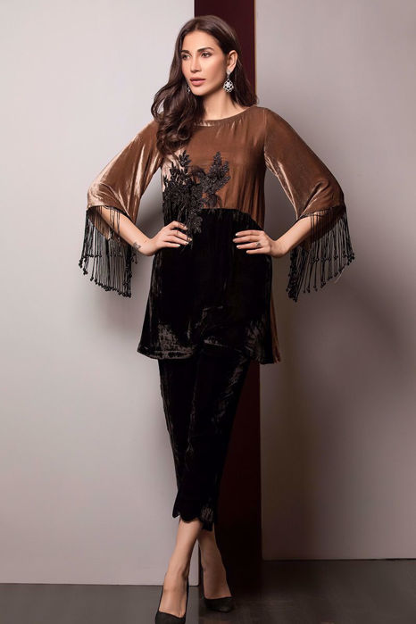 Picture of Beige and black