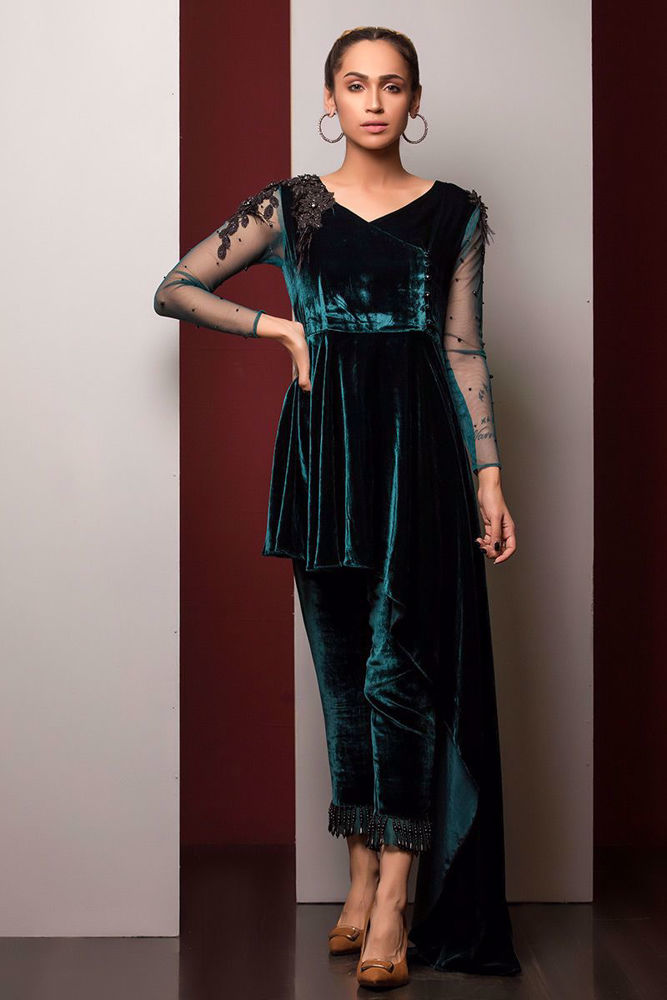 Picture of Teal velvet low and high peplum