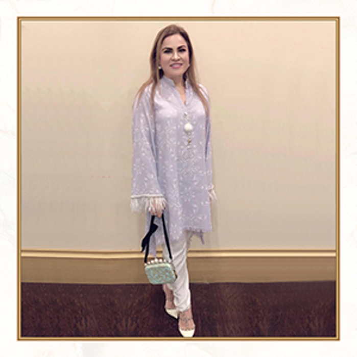 Picture of Ishrat Junaid look stylish and trendy in this stunning outfit